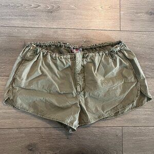 Urban Outfitter Pull on Short. Size S. Green